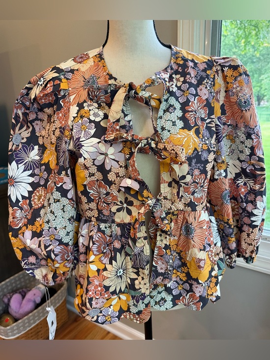 Listicle Tops - Listicle Bold Floral Tie-Front Babydoll balloon sleeve Top Charcoal Peplum Large
